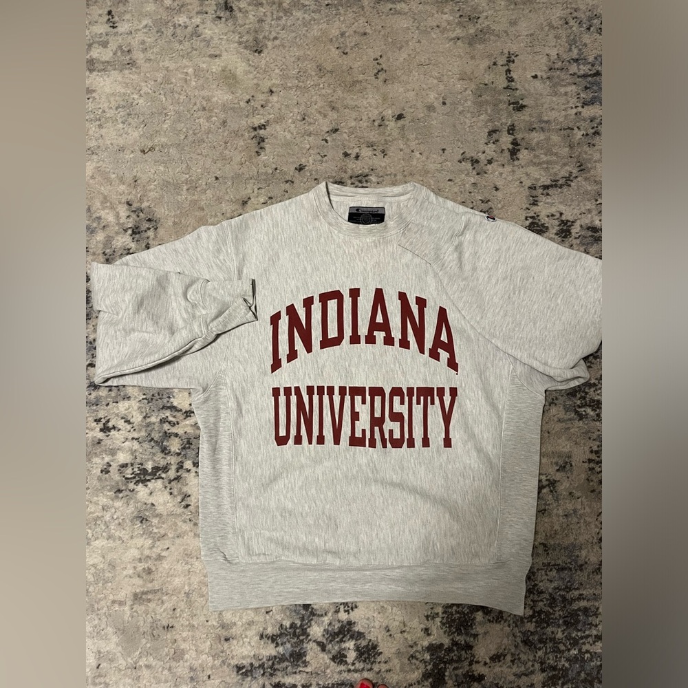 Champion IU Sweatshirt